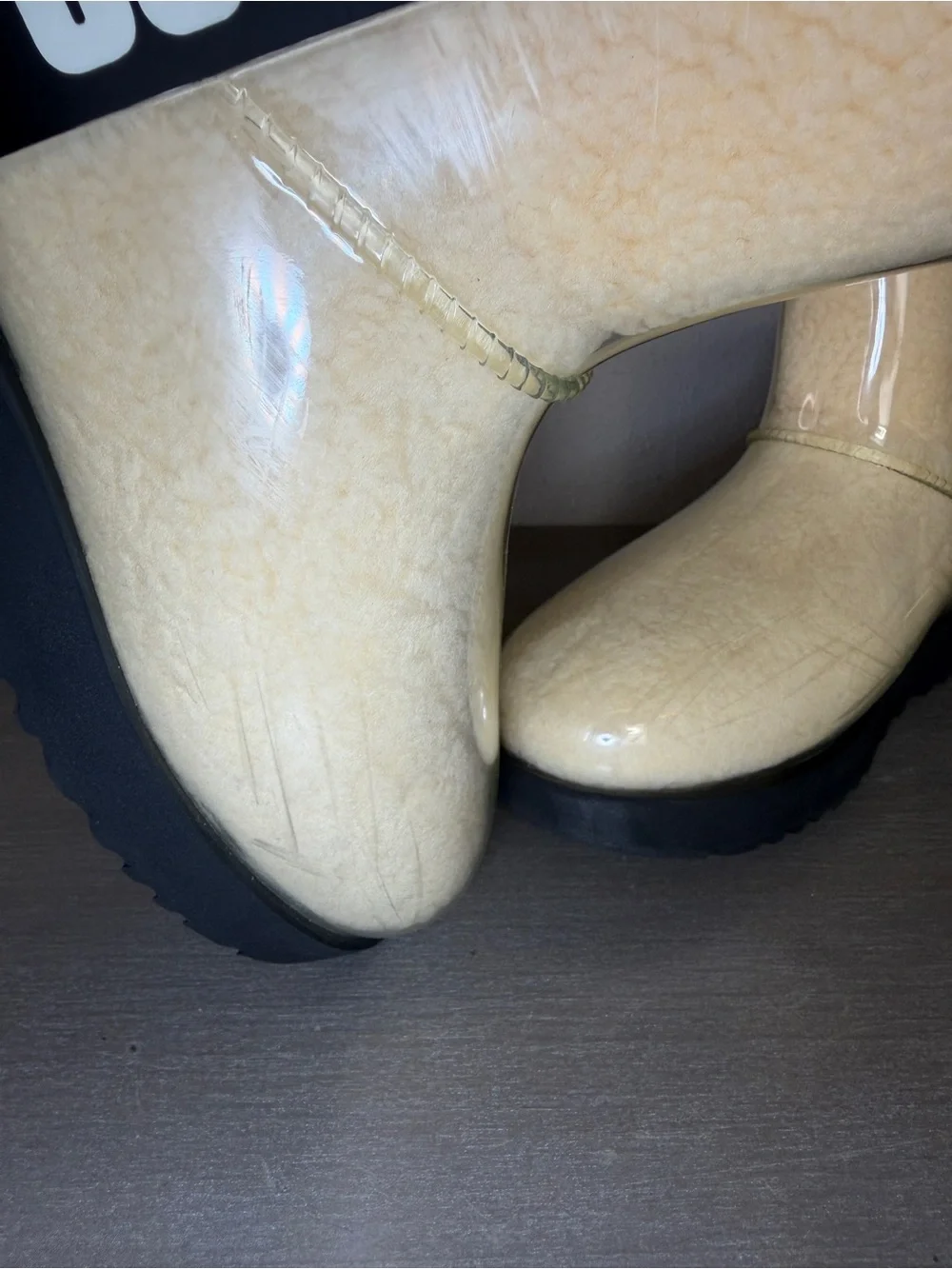 UGG Classic Clear Mini Waterproof Boots Women’s Size 10 Tan Black Winter